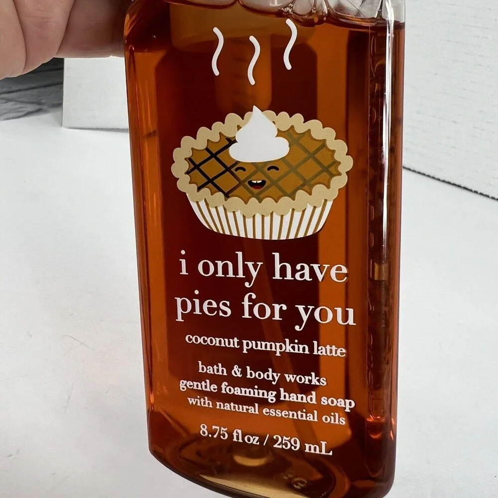 Bath & Body Works Foaming Hand Soap 8.75 fl oz  I Only Have Pies For You NEW!!